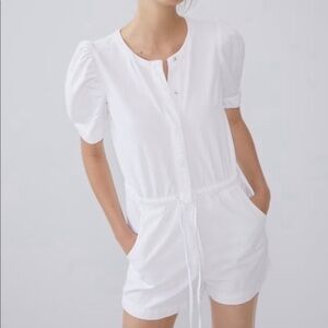 Zara white romper puff sleeves - size M
